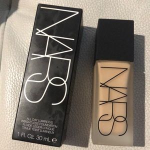 NARS Natural Radiant Foundation